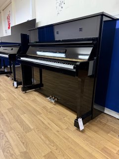 Yamaha, U10BL, full front view in the showroom
