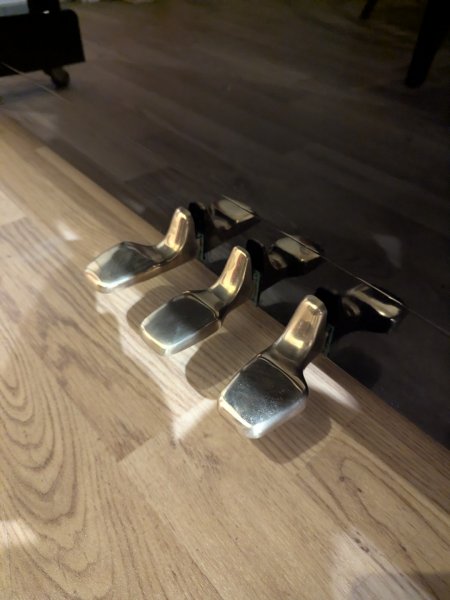 Yamaha, U3, three brass pedals close-up